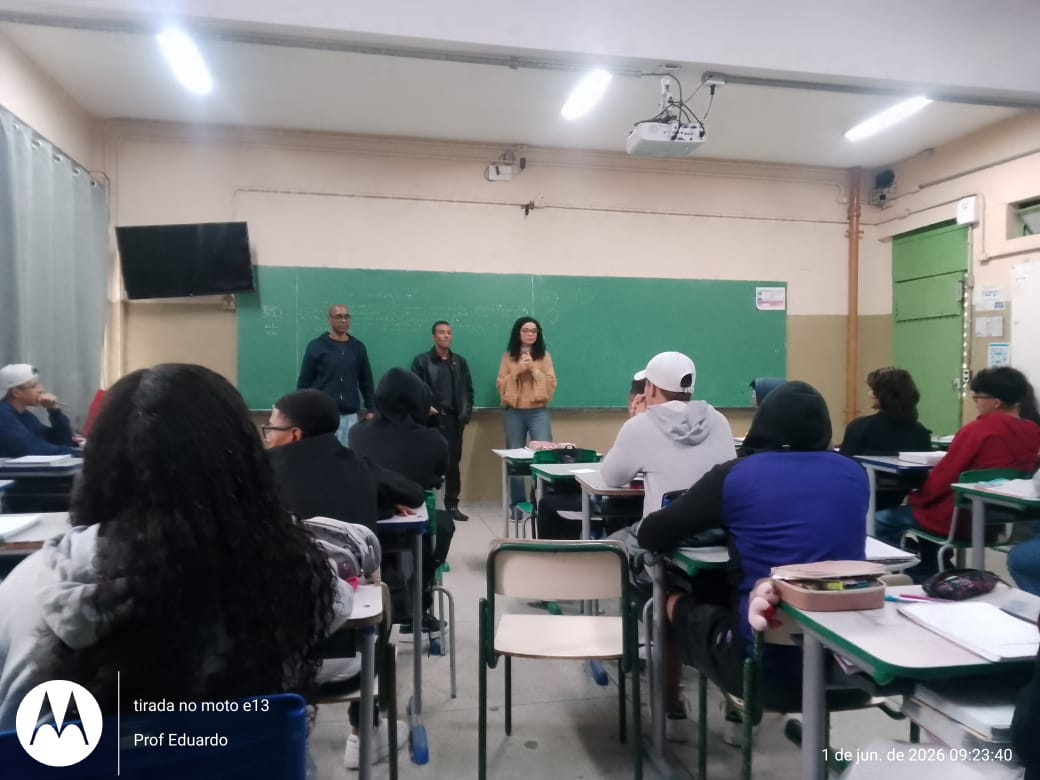 Encontro educativo com participantes